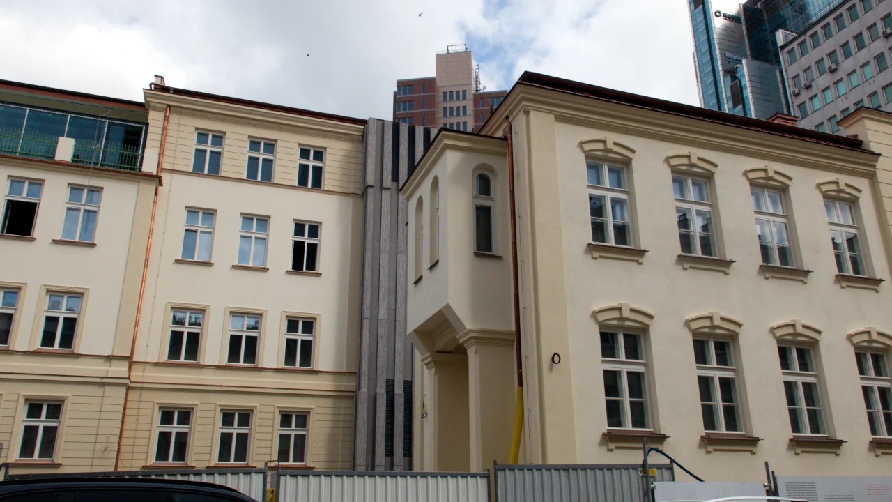 Przedwojenna kamienica - siedziba muzeum.